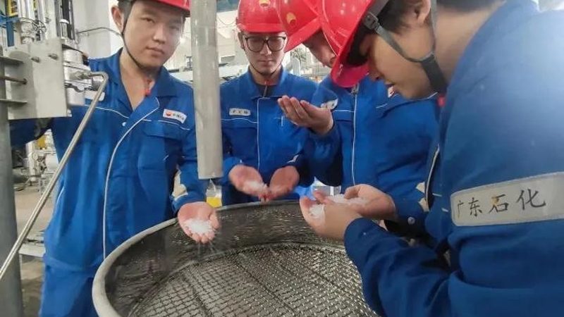 涂料工业添加剂：如何选择合适的厂家直销报价单